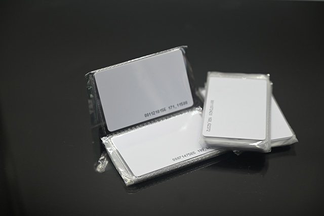 PVC卡制作常用3種材料！